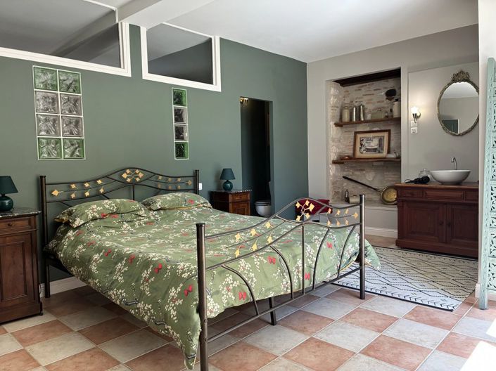 Image No.10-11 Bed House for sale