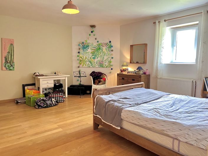 Image No.19-8 Bed House for sale