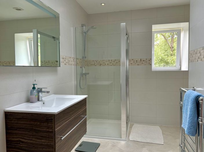 Image No.25-8 Bed House for sale