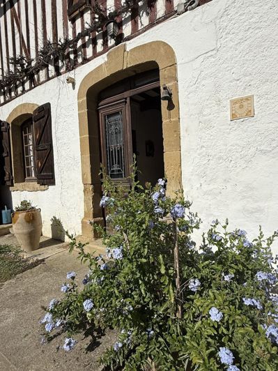 Image No.11-3 Bed House for sale