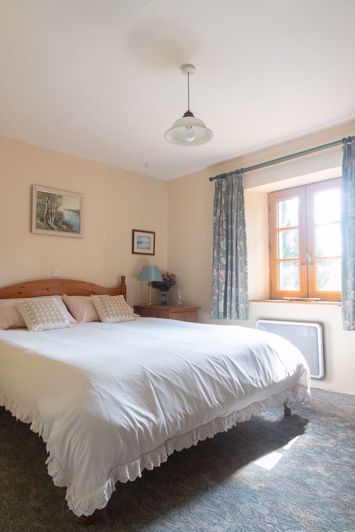 Image No.17-13 Bed Property for sale