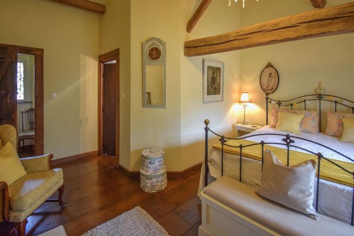 Image No.15-9 Bed Property for sale