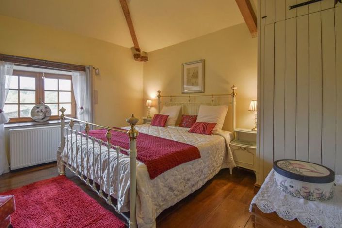 Image No.18-9 Bed Property for sale