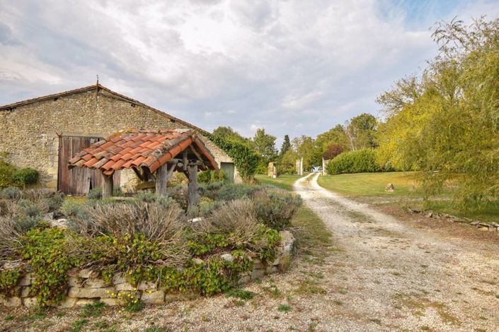 Image No.21-9 Bed Property for sale