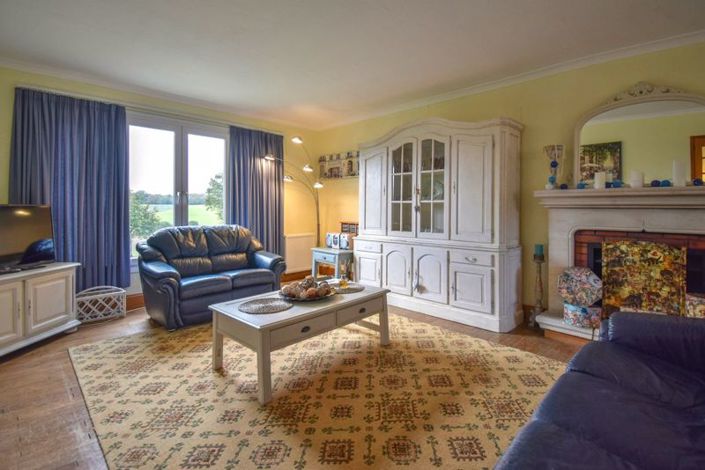 Image No.23-9 Bed Property for sale