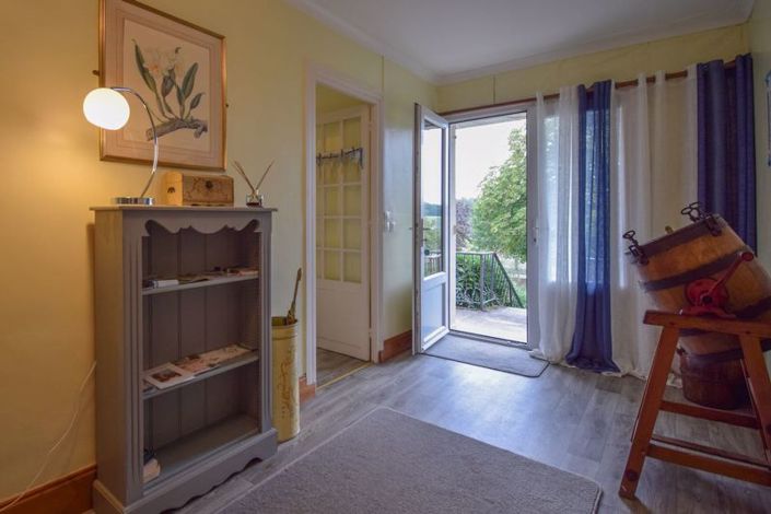 Image No.31-9 Bed Property for sale