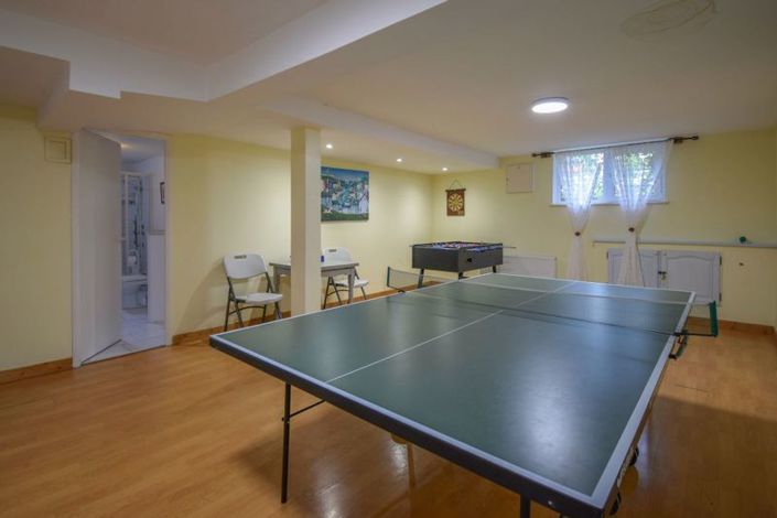 Image No.33-9 Bed Property for sale