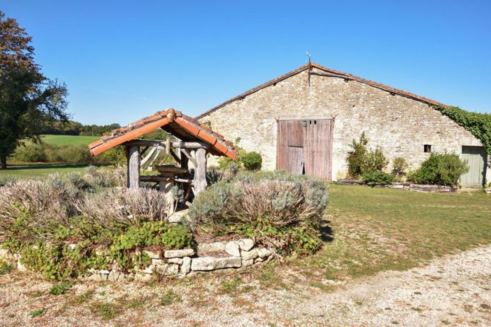 Image No.37-9 Bed Property for sale