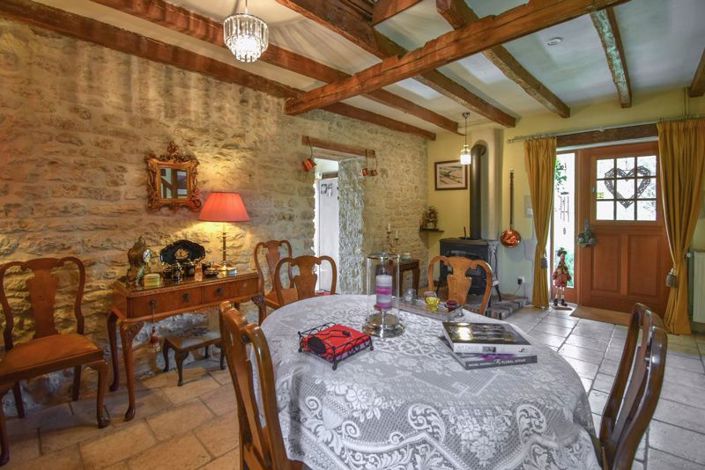 Image No.9-9 Bed Property for sale