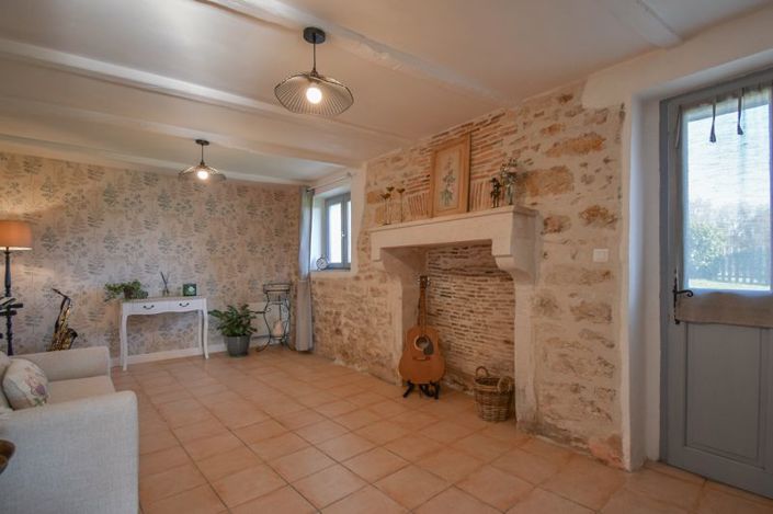 Image No.11-3 Bed Property for sale