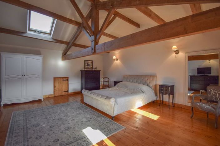 Image No.18-3 Bed Property for sale