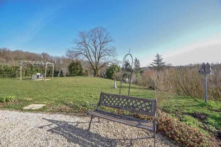 Image No.28-3 Bed Property for sale