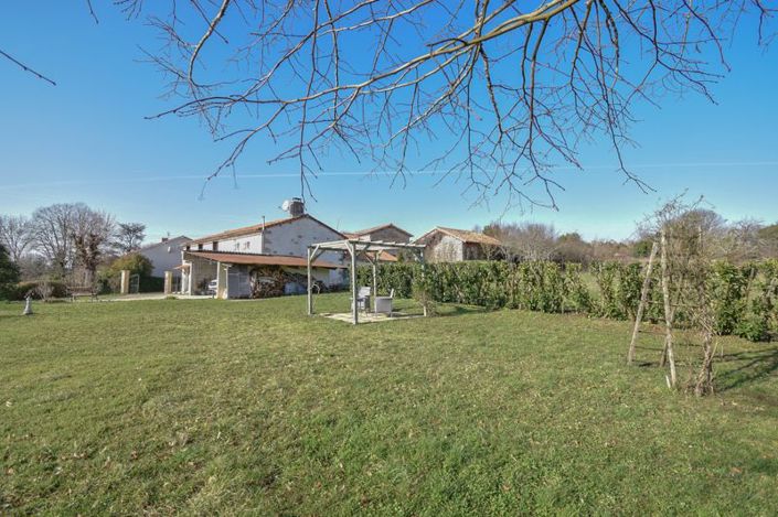 Image No.29-3 Bed Property for sale