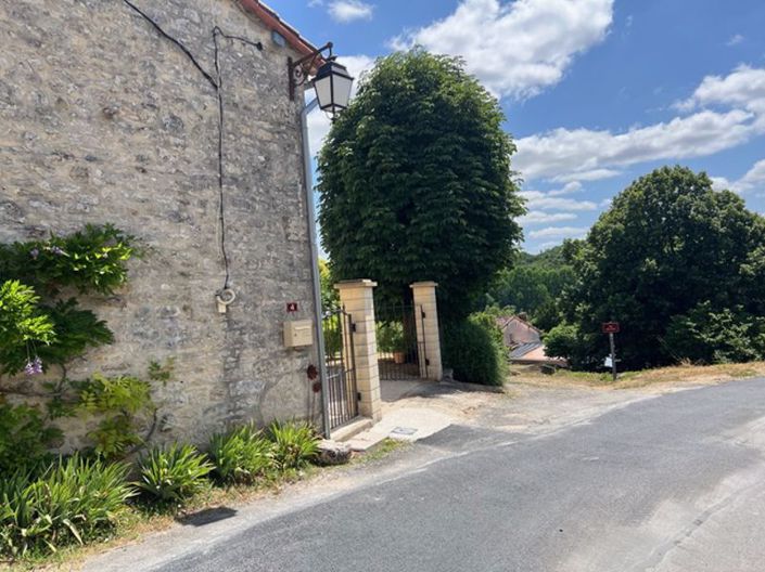 Image No.41-3 Bed Property for sale