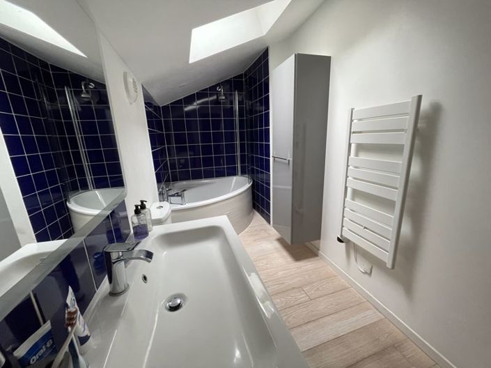 Image No.20-3 Bed Property for sale