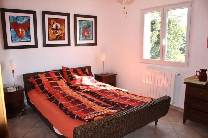 Image No.10-4 Bed Property for sale