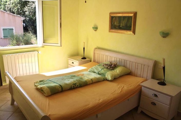 Image No.11-4 Bed Property for sale