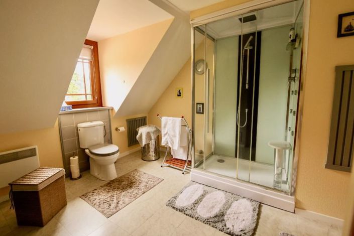 Image No.16-4 Bed Property for sale