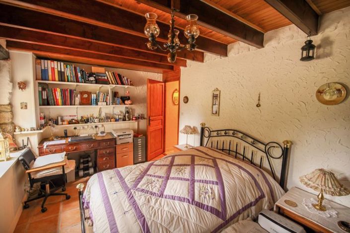 Image No.18-4 Bed Property for sale