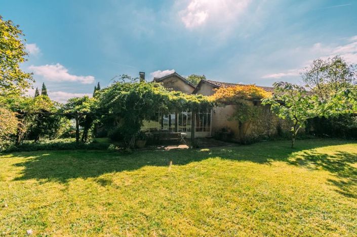 Image No.14-6 Bed Property for sale