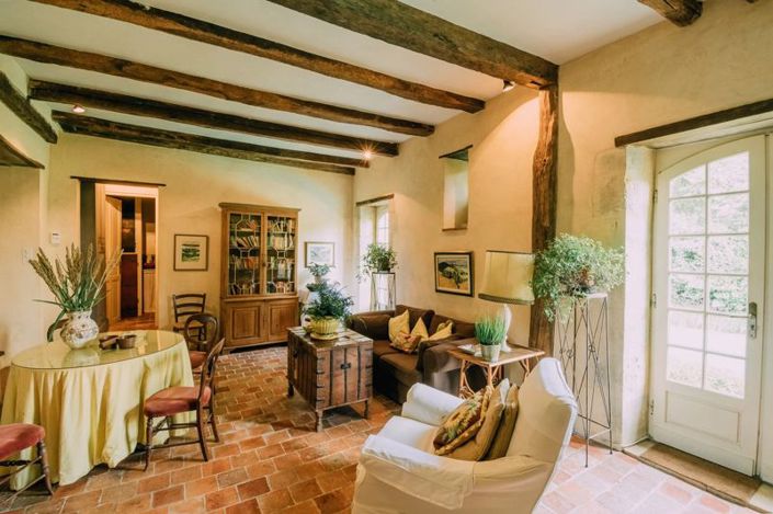 Image No.8-6 Bed Property for sale