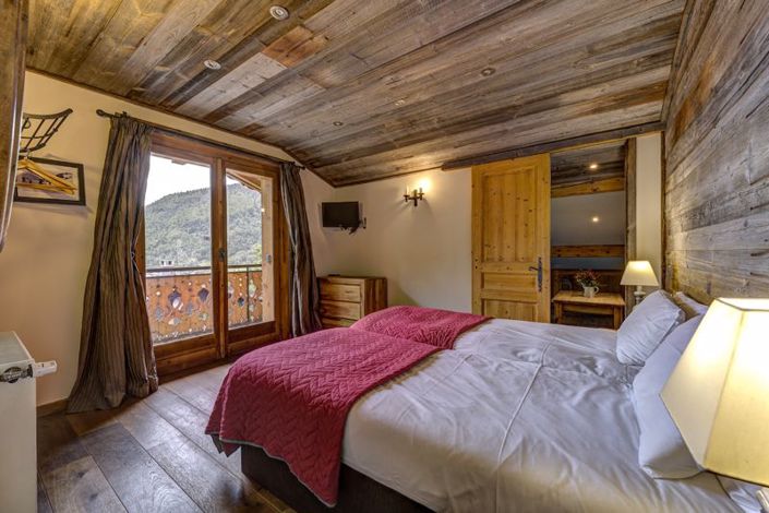 Image No.13-7 Bed Property for sale