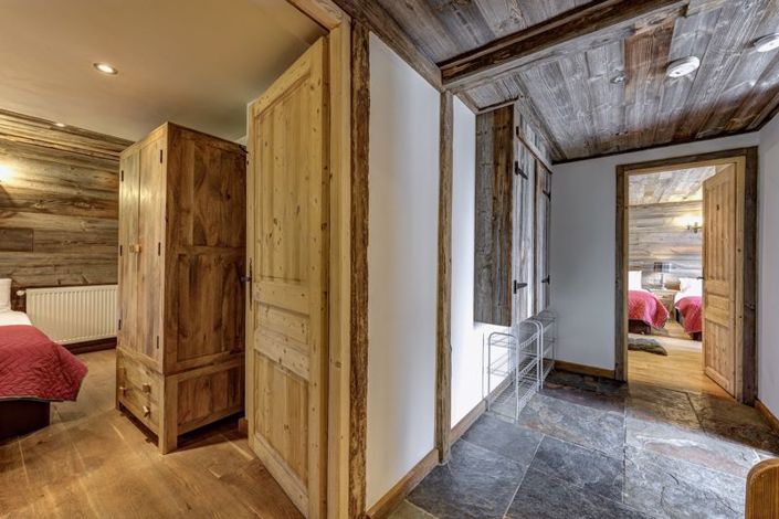 Image No.21-7 Bed Property for sale