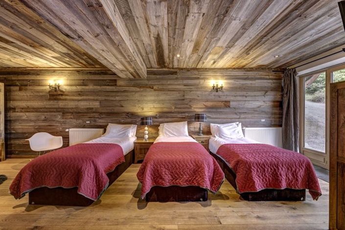 Image No.24-7 Bed Property for sale