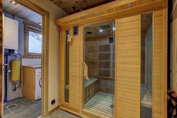 Image No.24-4 Bed Property for sale