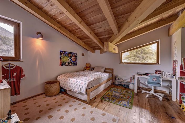 Image No.12-6 Bed Property for sale