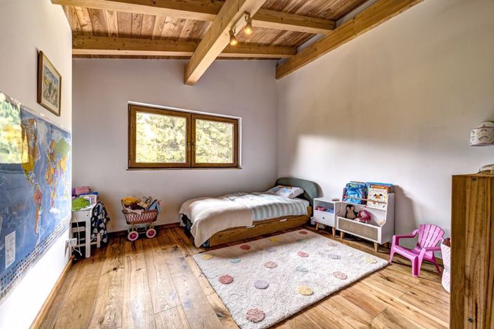 Image No.13-6 Bed Property for sale