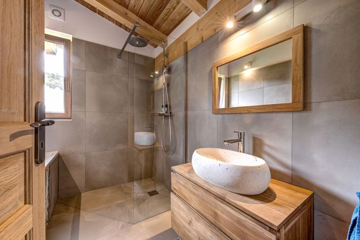 Image No.14-6 Bed Property for sale