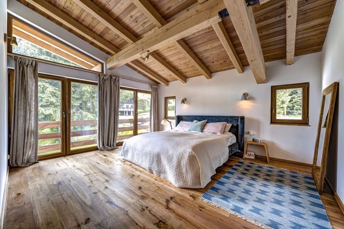 Image No.15-6 Bed Property for sale