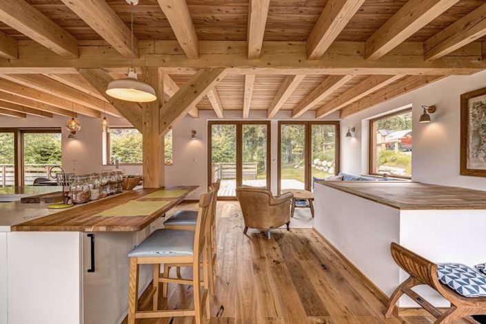 Image No.5-6 Bed Property for sale