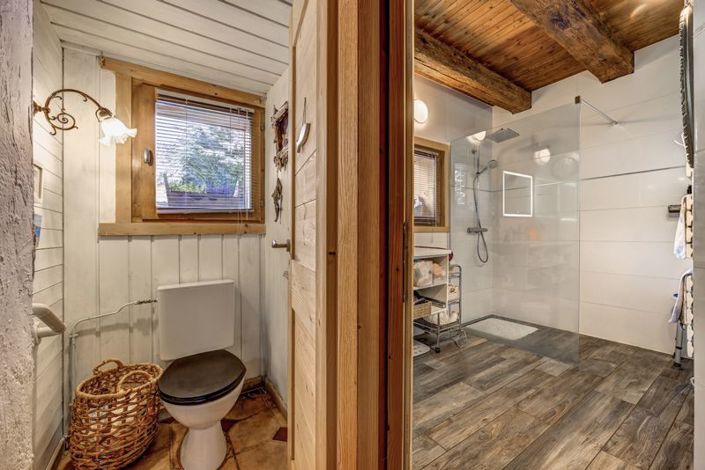 Image No.15-2 Bed Property for sale