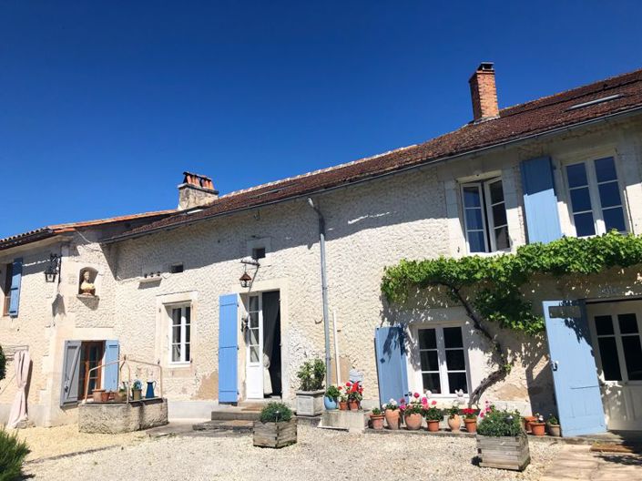 Image No.17-4 Bed Property for sale