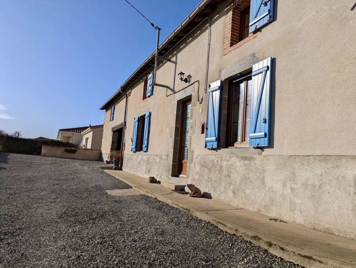 Image No.17-3 Bed Property for sale