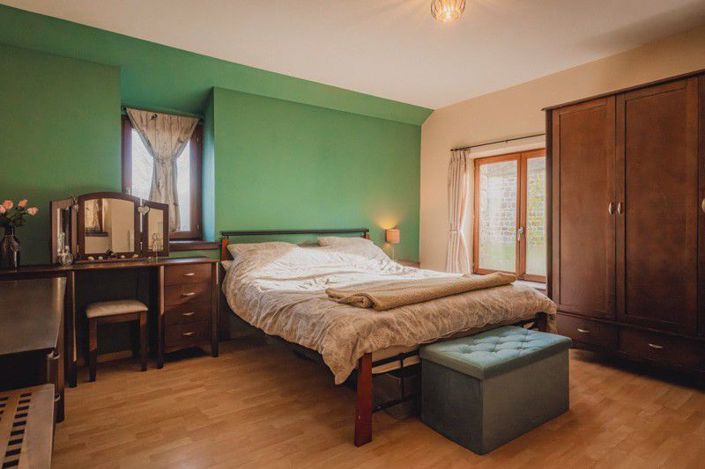 Image No.13-2 Bed Property for sale