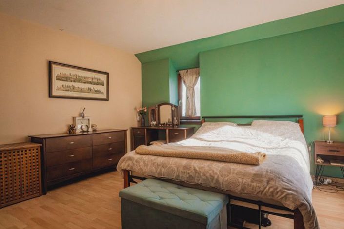 Image No.14-2 Bed Property for sale