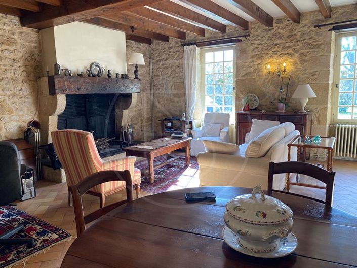 Image No.2-4 Bed Property for sale