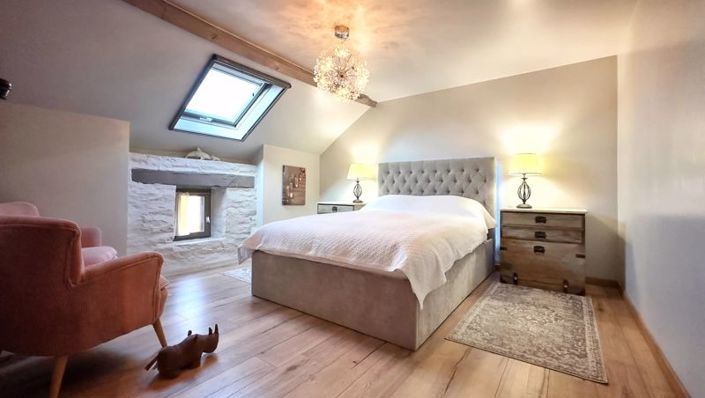 Image No.12-2 Bed Property for sale