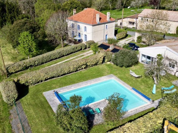 Image No.20-Propriété de 5 chambres à vendre à Charente-Maritime