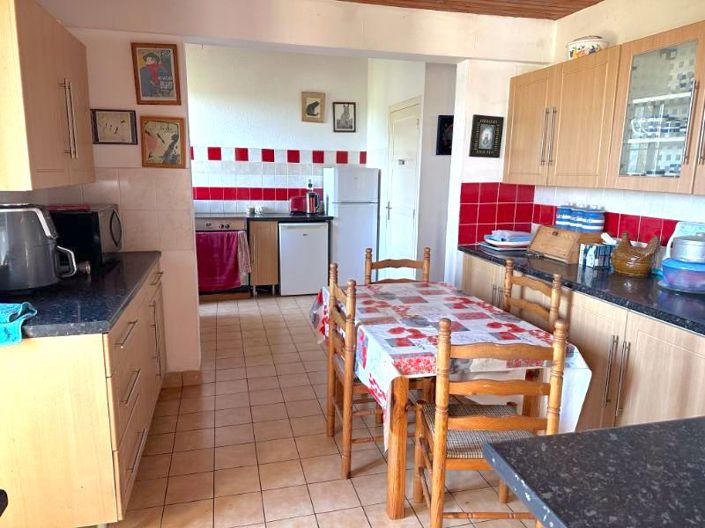 Image No.2-Propriété de 3 chambres à vendre à Manche