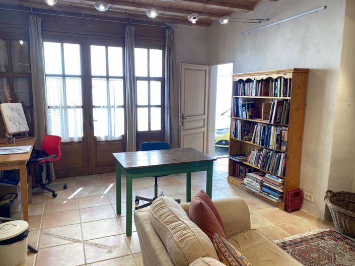 Image No.12-5 Bed Property for sale