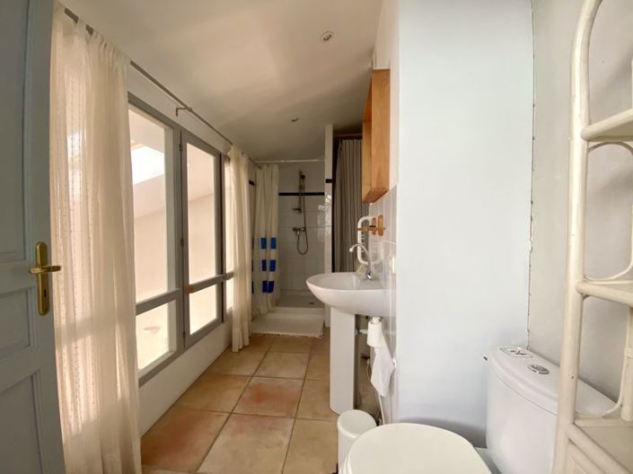 Image No.25-5 Bed Property for sale