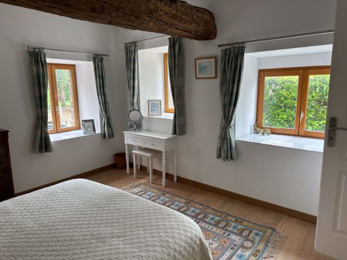 Image No.14-3 Bed Property for sale