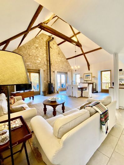 Image No.10-4 Bed Property for sale