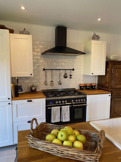 Image No.12-4 Bed Property for sale