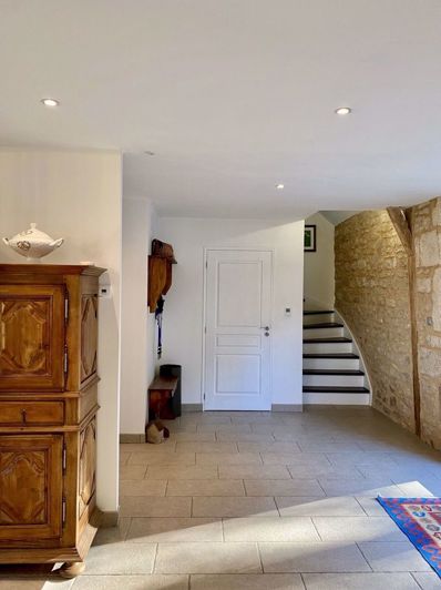 Image No.17-4 Bed Property for sale