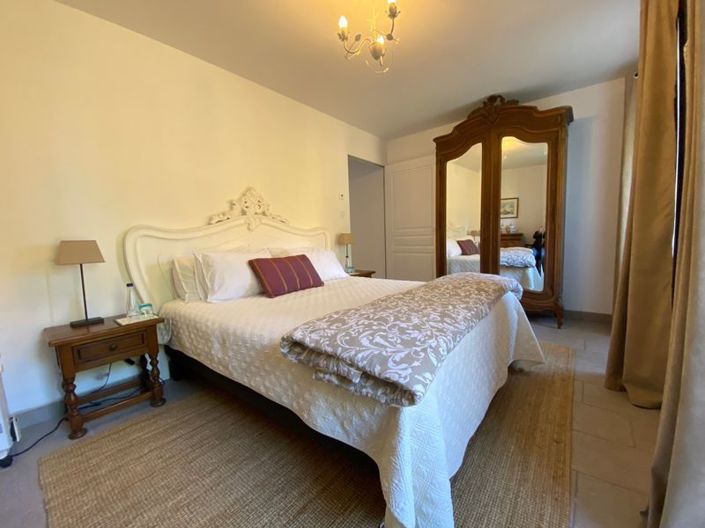 Image No.23-4 Bed Property for sale